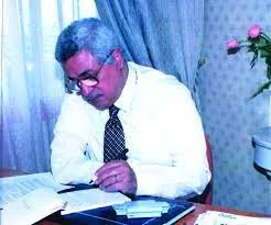 إلى الأخ أبو مازن حامل وثيقة السفر السورية؟